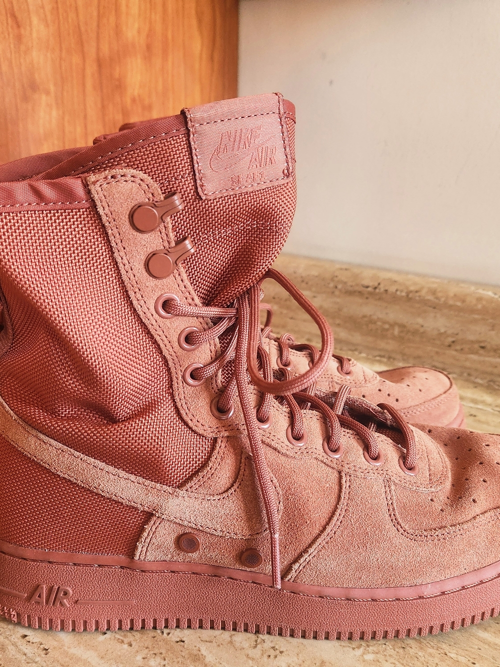 Nike Air Force 1 High Women’s Boots in Dusty Rose